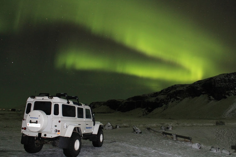 Northern Lights super jeep tour - www.aurorareykjavik.is