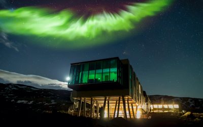 LOS 10 MEJORES ALOJAMIENTOS PARA VER LAS AURORAS BOREALES EN ISLANDIA EN 2025