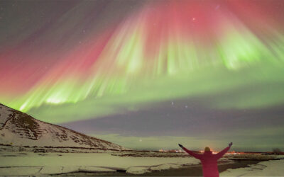 Extremely rare “blood aurora” dancing over Iceland last weekend