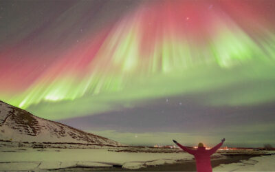 La rarissima "aurora sanguigna" ha danzato nel cielo d'Islanda lo scorso weekend