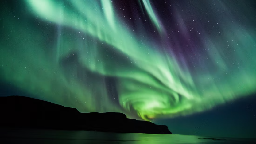 NORTHERN LIGHTS TOUR – SMALL GROUP, FREE PHOTOS & HOT CHOCOLATE