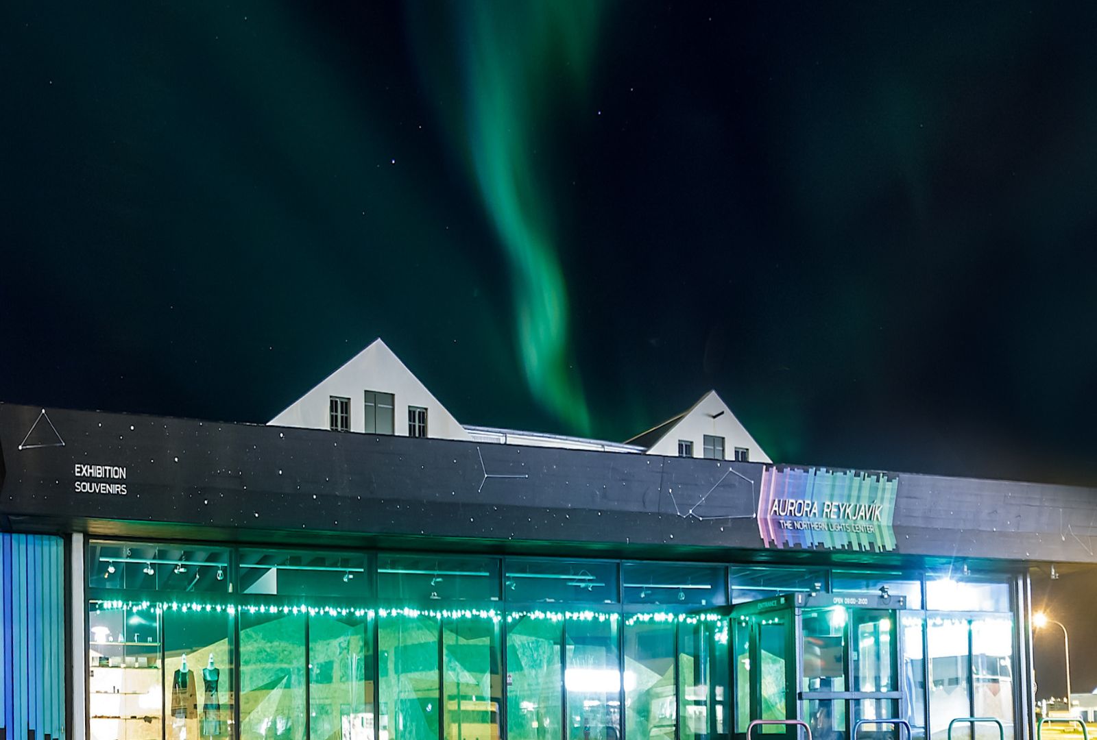No 1 Guaranteed Northern Lights Minibus Tour with Aurora Reykjavík