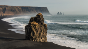 Reynisfjara, la playa negra